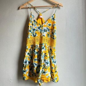 NWOT Pink Lily Romper Medium Yellow Hawaiian Print